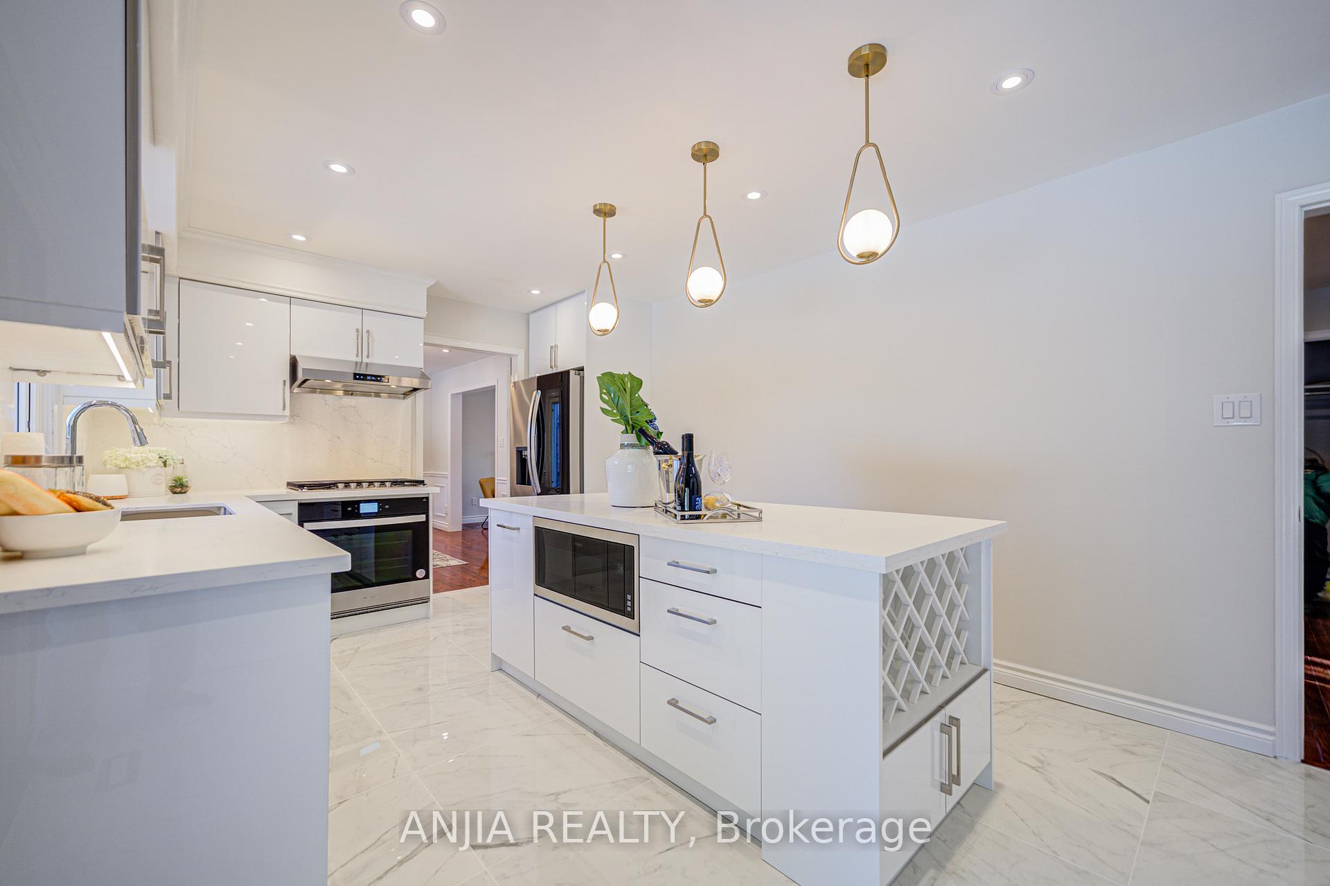 Photo 10 of 139 Briarwood Road, Markham, Unionville — HOMEH