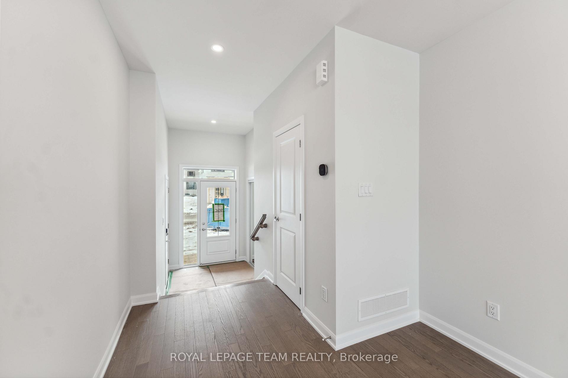 Photo 2 of 730 Fairline Row, Ottawa, Kanata - Emerald Meadows/Trailwest — HOMEH