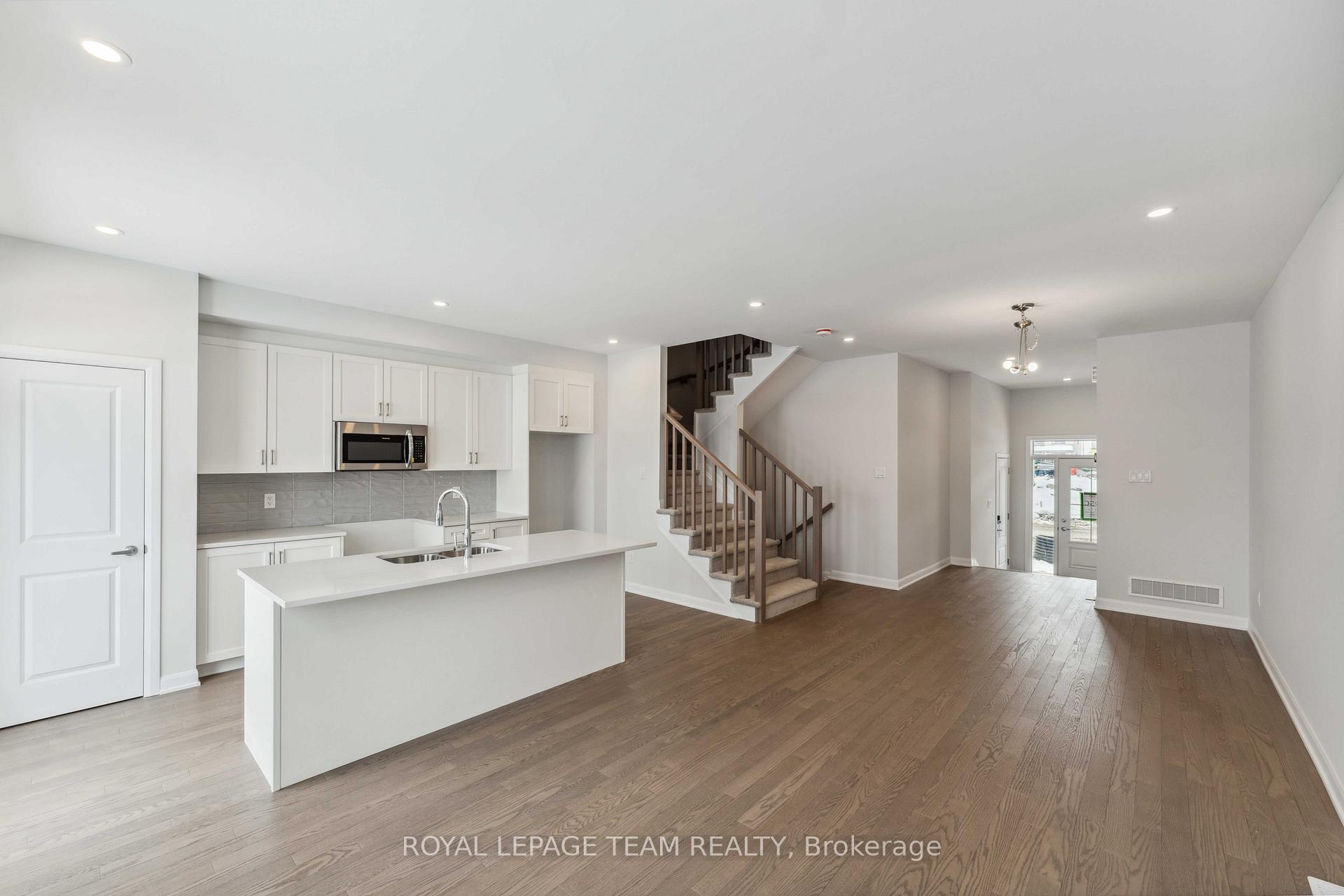 Photo 4 of 730 Fairline Row, Ottawa, Kanata - Emerald Meadows/Trailwest — HOMEH