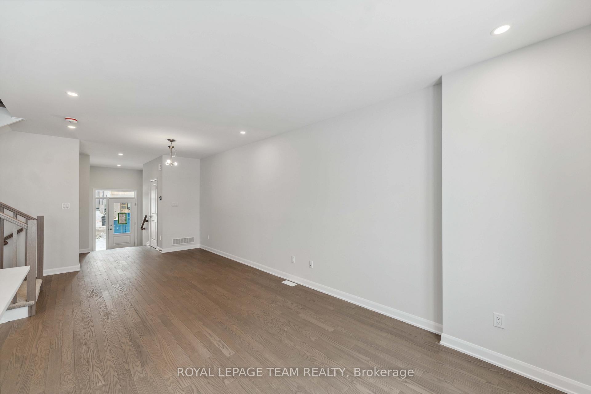 Photo 5 of 730 Fairline Row, Ottawa, Kanata - Emerald Meadows/Trailwest — HOMEH
