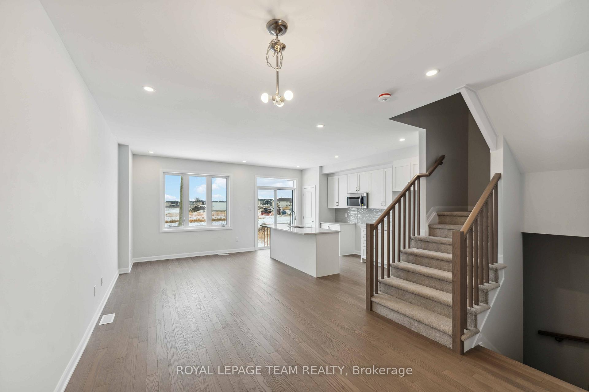 Photo 8 of 730 Fairline Row, Ottawa, Kanata - Emerald Meadows/Trailwest — HOMEH
