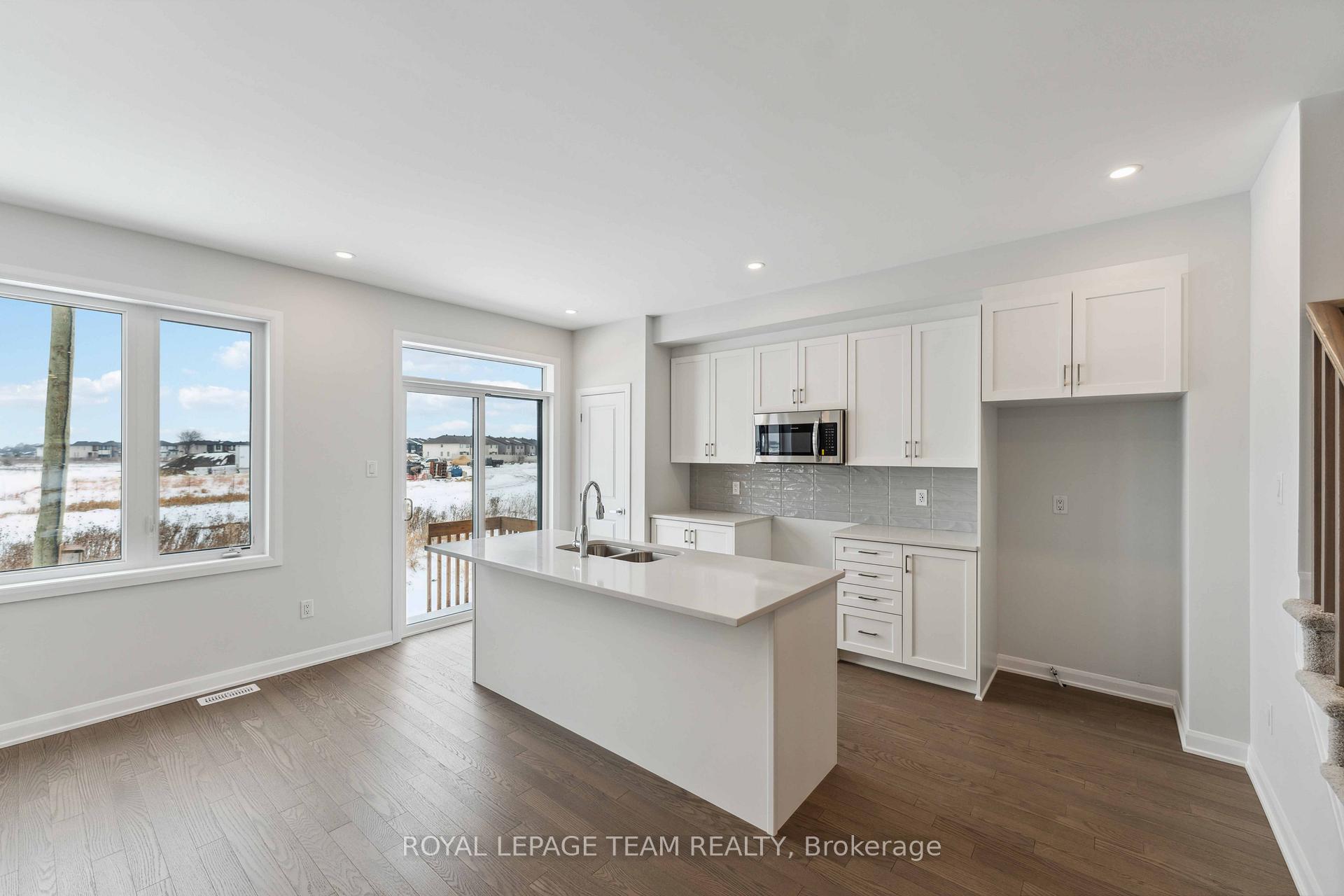 Photo 9 of 730 Fairline Row, Ottawa, Kanata - Emerald Meadows/Trailwest — HOMEH