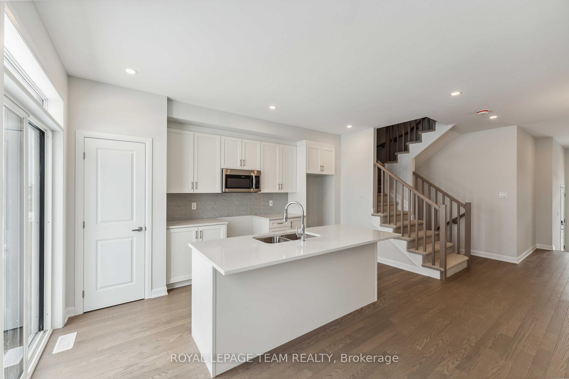 Photo 11 of 730 Fairline Row, Ottawa, Kanata - Emerald Meadows/Trailwest — HOMEH