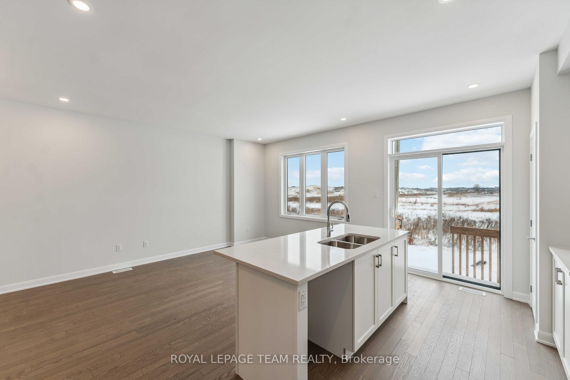 Photo 13 of 730 Fairline Row, Ottawa, Kanata - Emerald Meadows/Trailwest — HOMEH