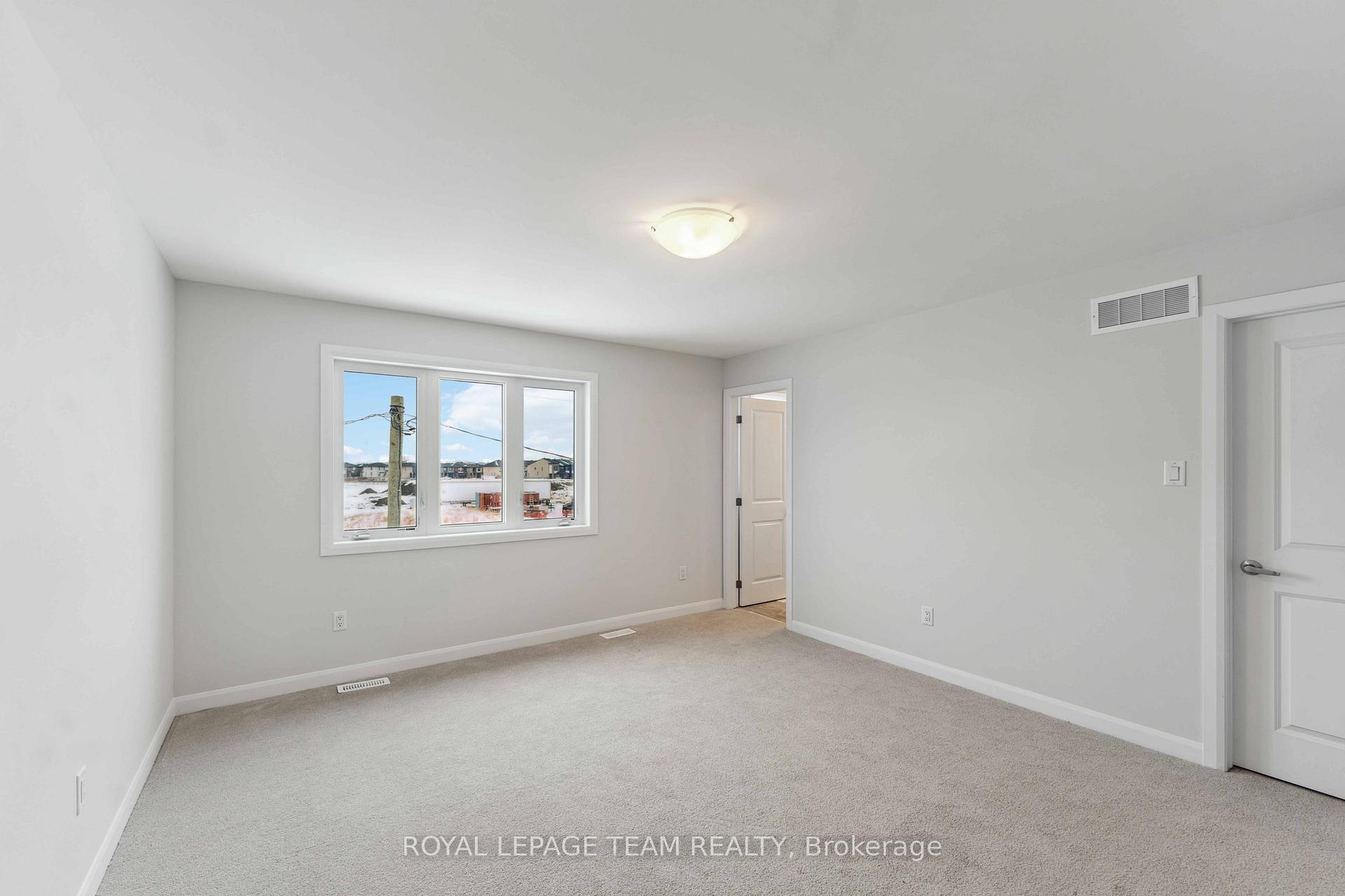 Photo 17 of 730 Fairline Row, Ottawa, Kanata - Emerald Meadows/Trailwest — HOMEH