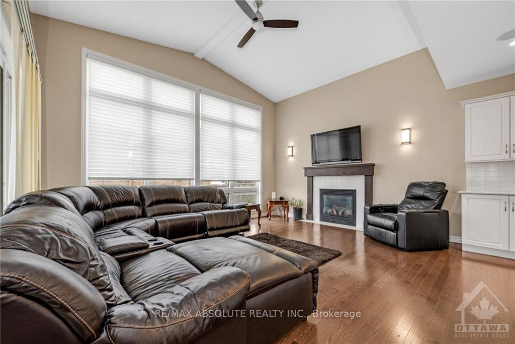 Photo 9 of 243 Balikun Heights, Ottawa, Kanata - Emerald Meadows/Trailwest — HOMEH