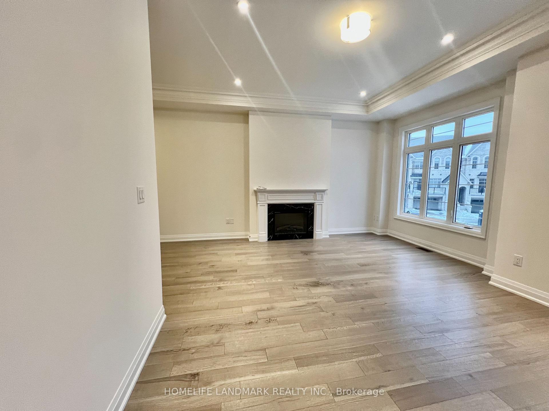 Photo 13 of 20 Gardeners Lane, Markham, Angus Glen — HOMEH