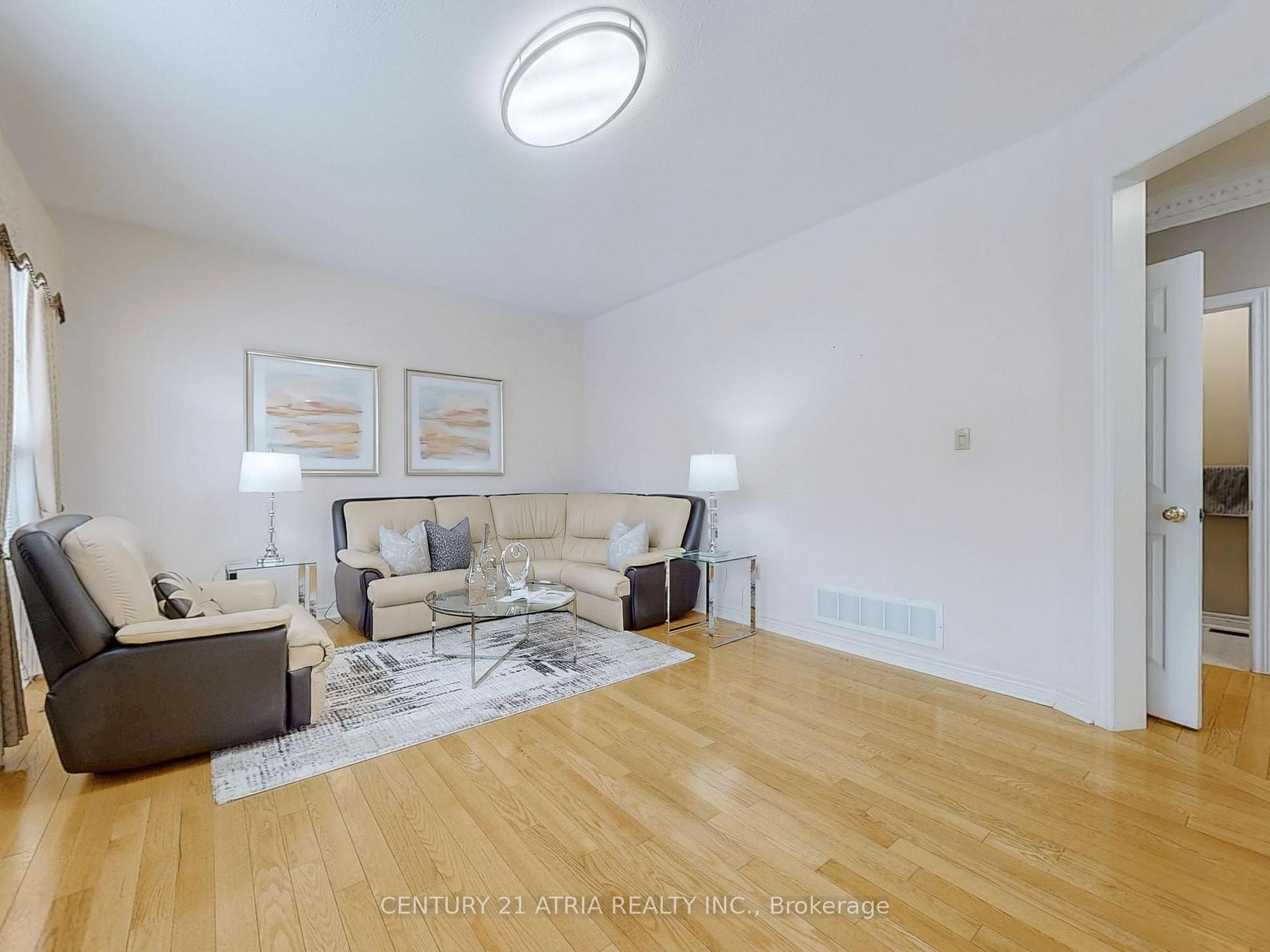 Photo 7 of 29 Glenhaven Street, Markham, Berczy — HOMEH