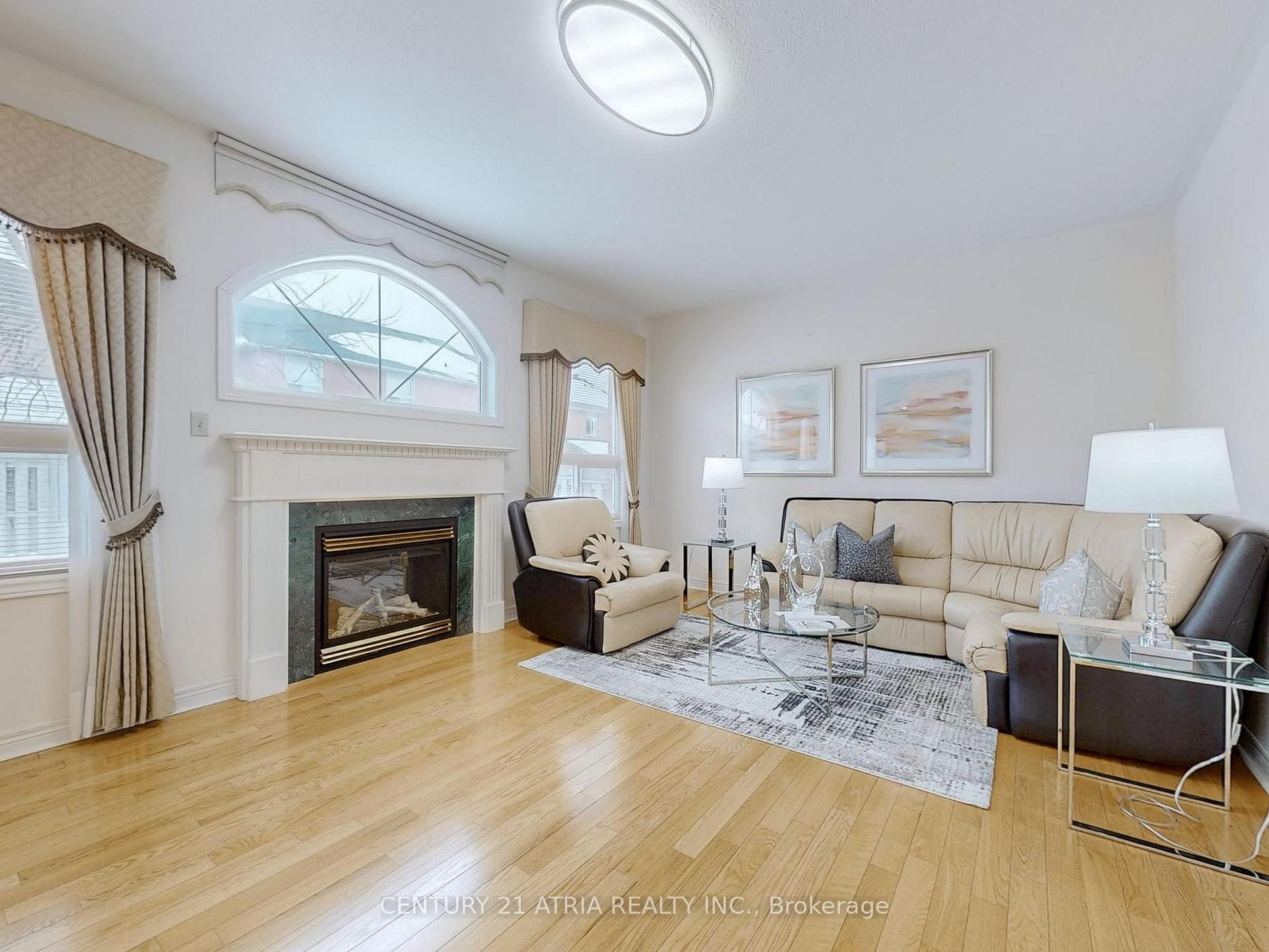 Photo 8 of 29 Glenhaven Street, Markham, Berczy — HOMEH