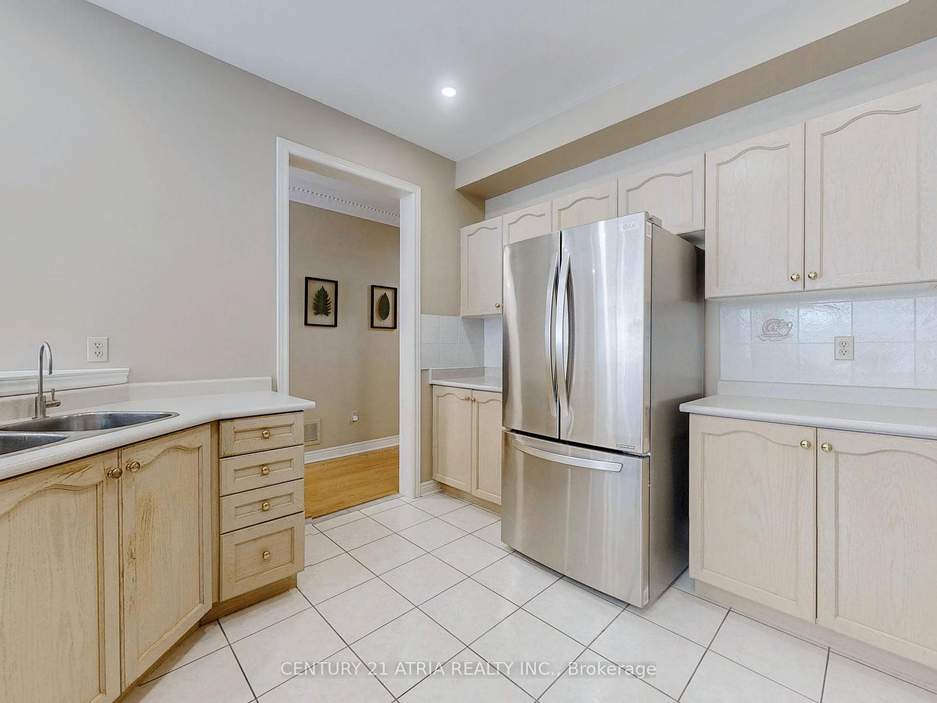 Photo 12 of 29 Glenhaven Street, Markham, Berczy — HOMEH