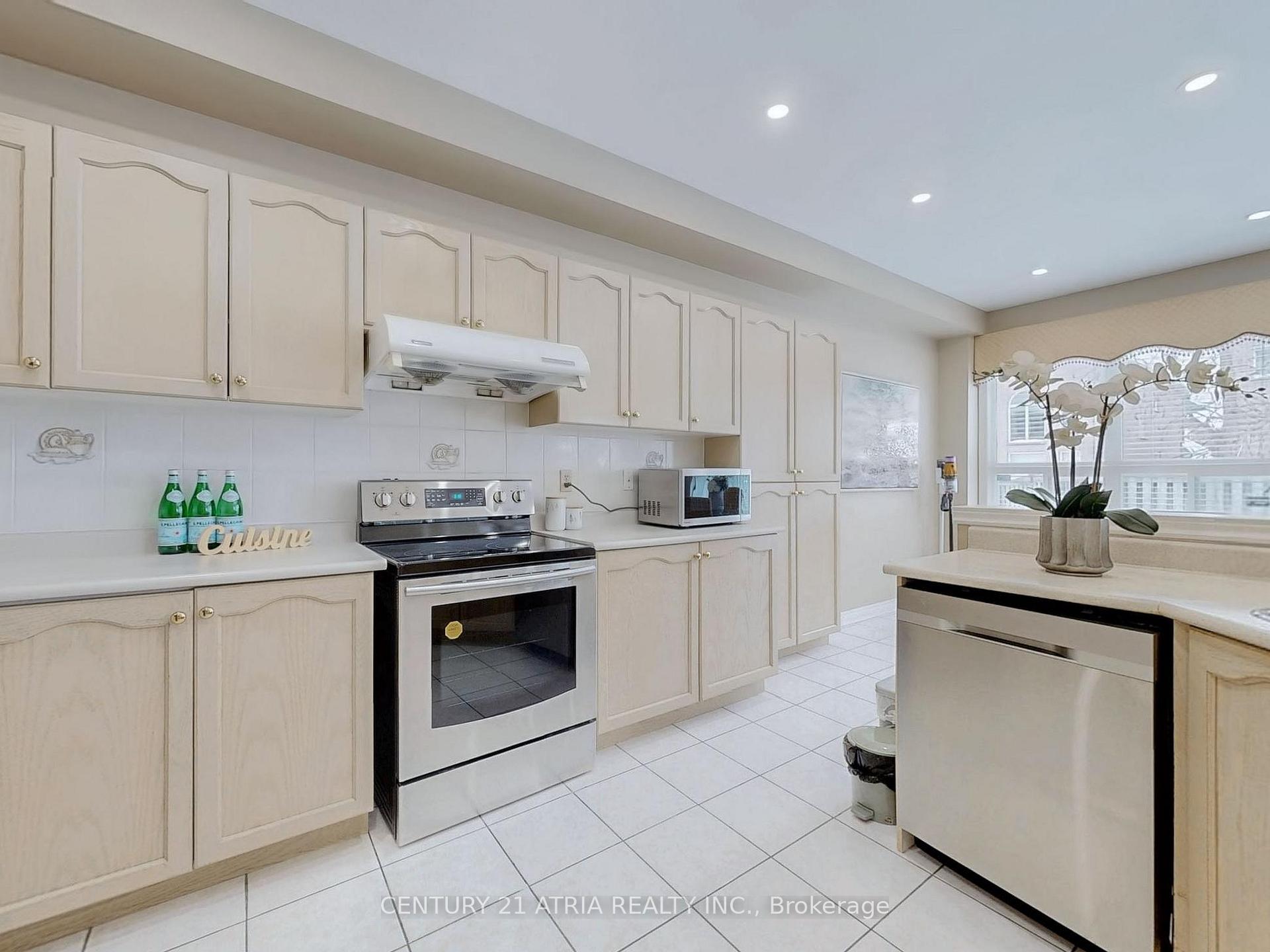 Photo 13 of 29 Glenhaven Street, Markham, Berczy — HOMEH