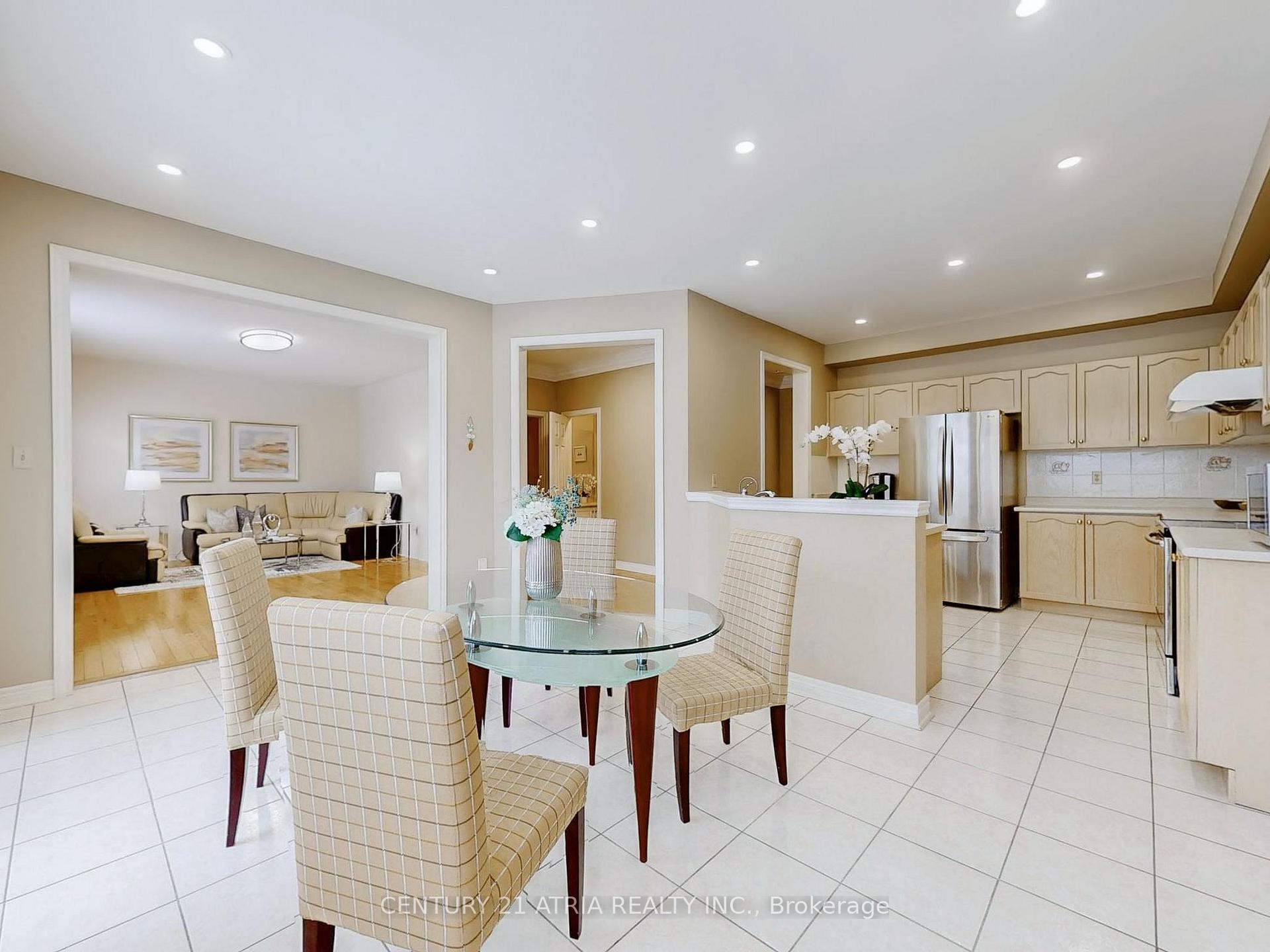 Photo 17 of 29 Glenhaven Street, Markham, Berczy — HOMEH