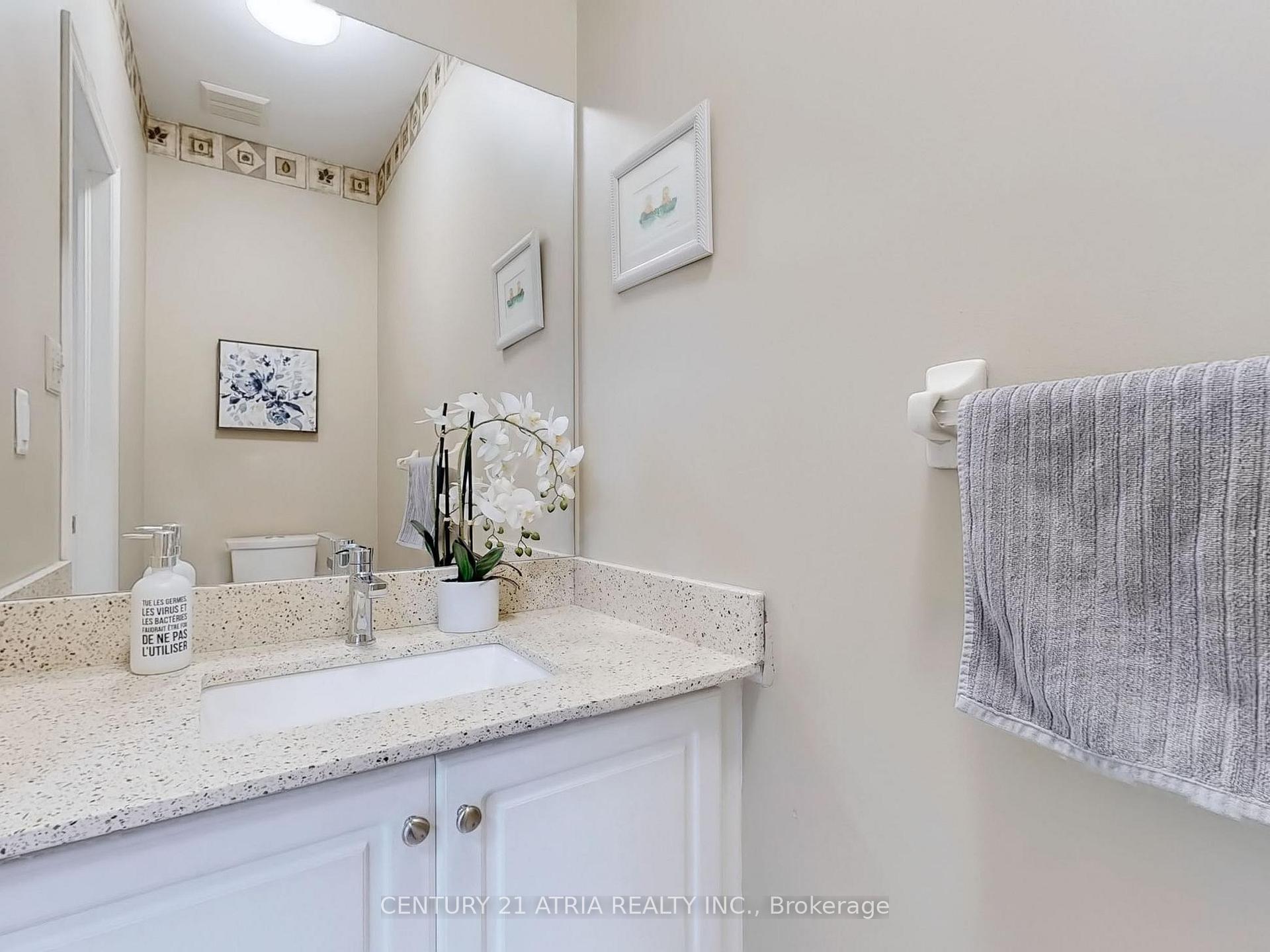 Photo 19 of 29 Glenhaven Street, Markham, Berczy — HOMEH
