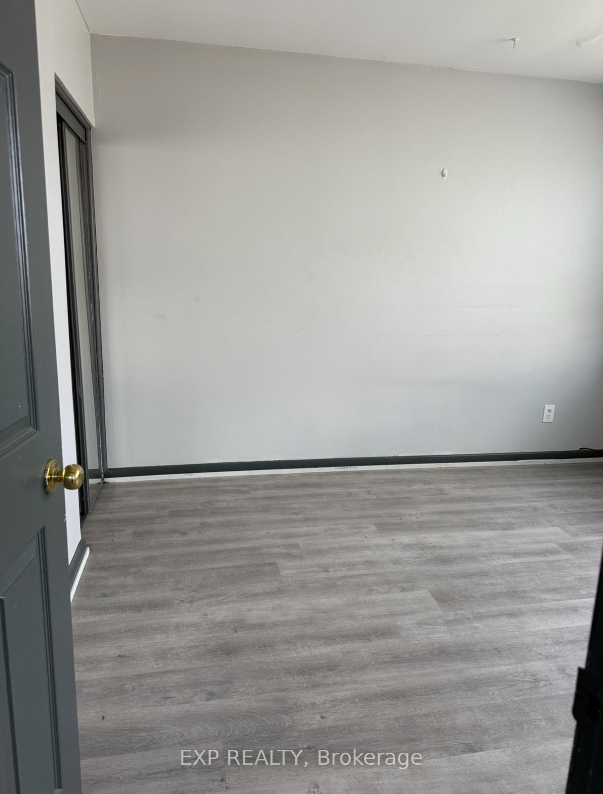Photo 5 of 79 Morgan Avenue, Markham, Thornhill — HOMEH