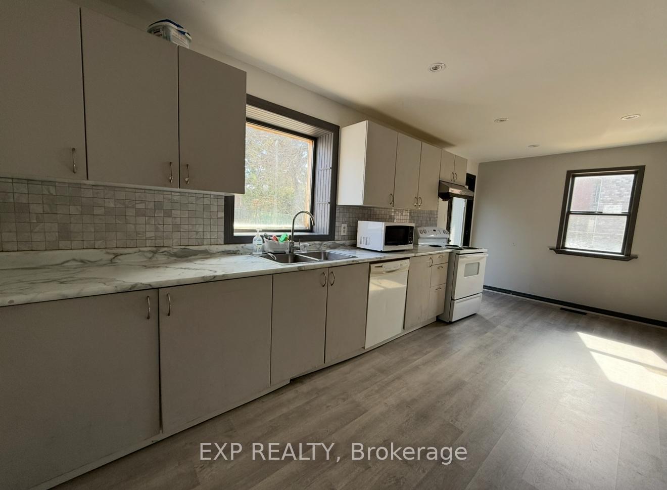 Photo 6 of 79 Morgan Avenue, Markham, Thornhill — HOMEH