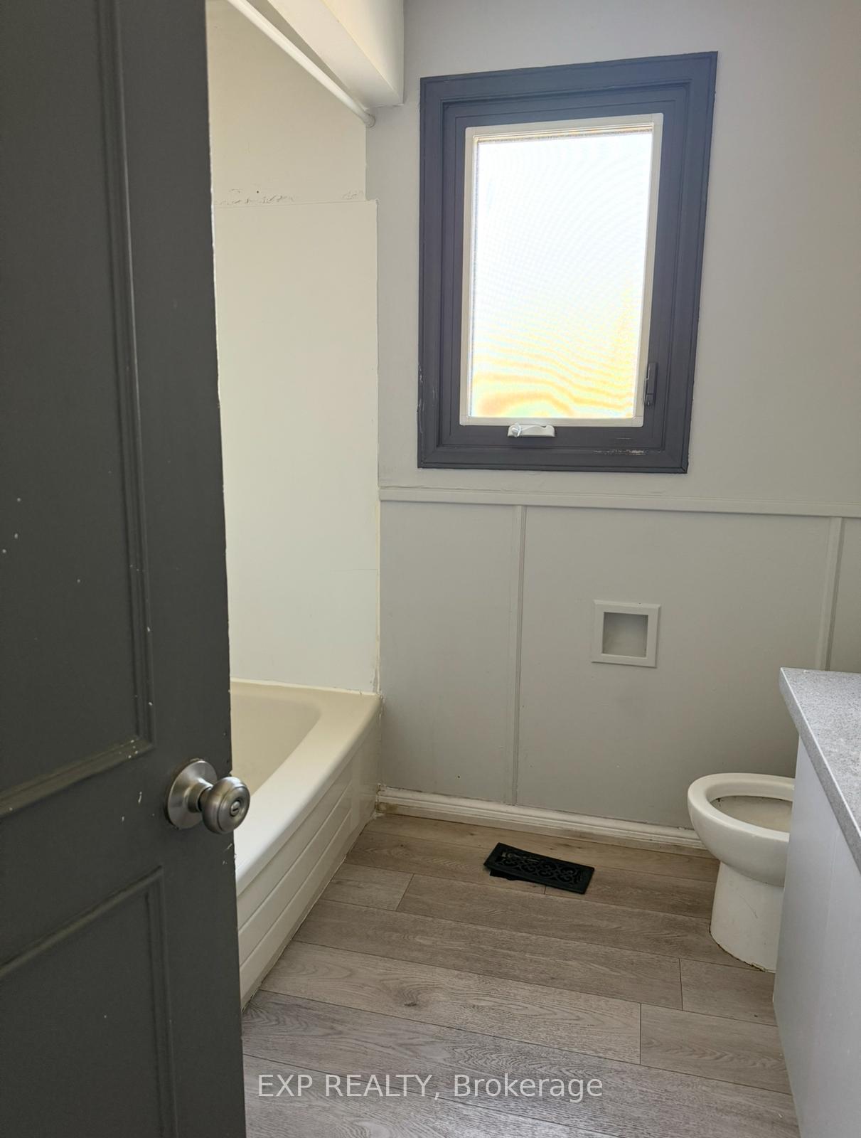 Photo 8 of 79 Morgan Avenue, Markham, Thornhill — HOMEH