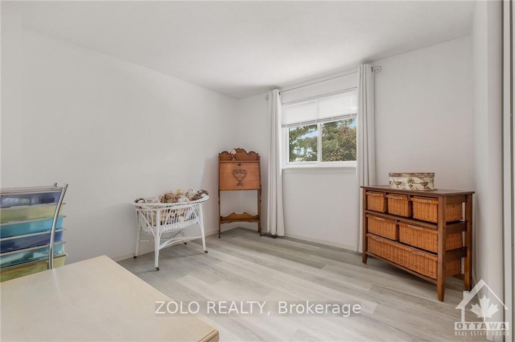 Photo 4 of 26 Melanie Crescent, Ottawa, Kanata - Glencairn/Hazeldean — HOMEH