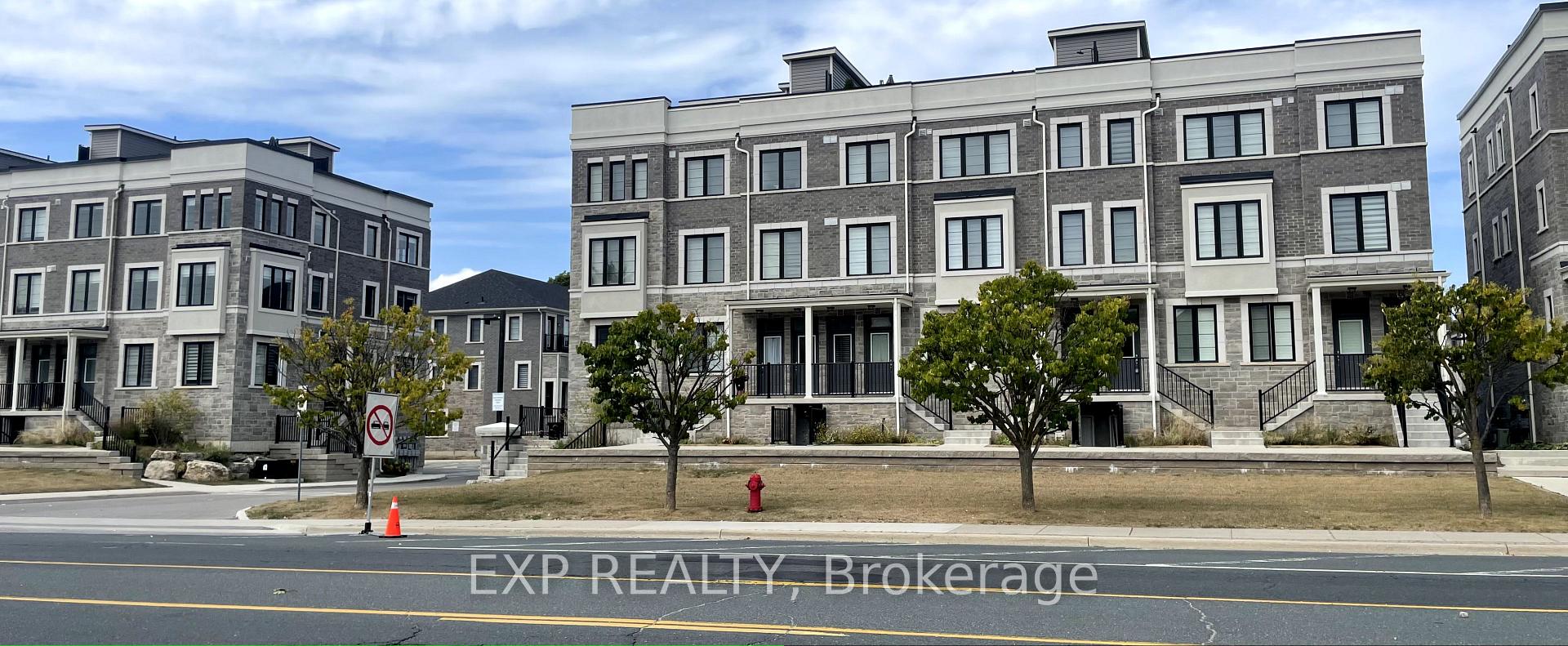 Front of Unit 39, 383 Dundas Street E