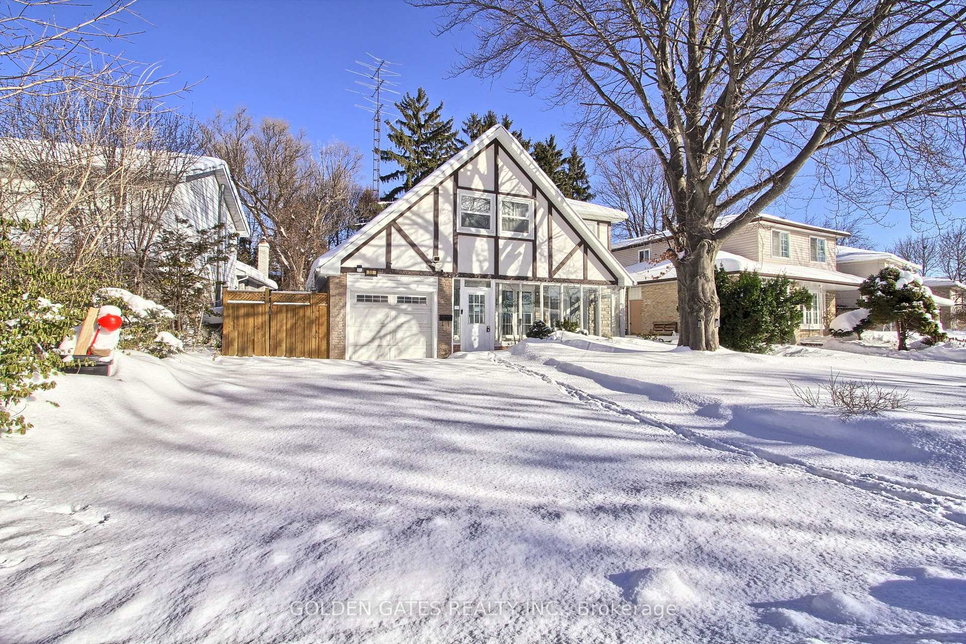 Photo 2 of 38 Romfield Circuit, Markham, Royal Orchard — HOMEH