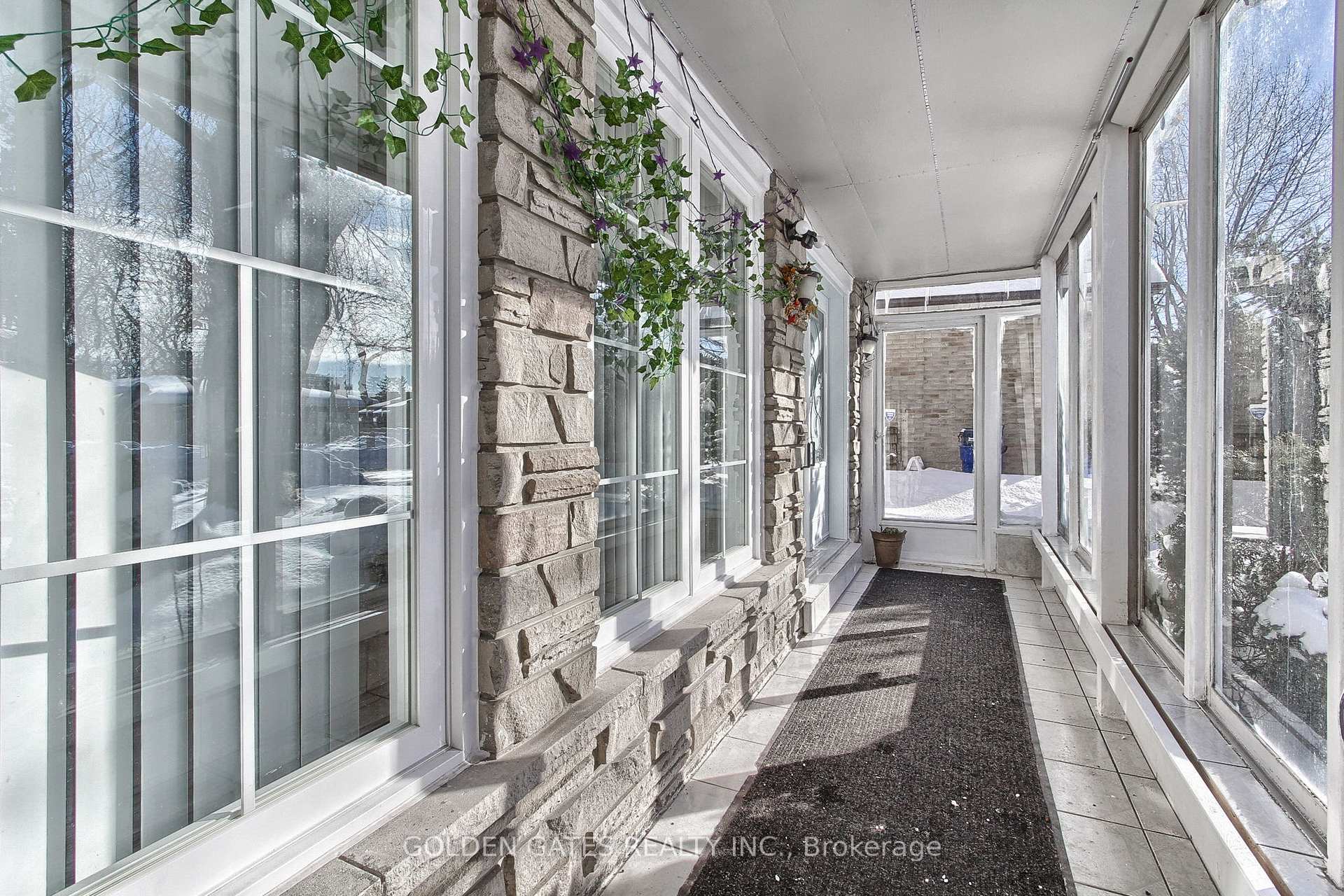 Photo 4 of 38 Romfield Circuit, Markham, Royal Orchard — HOMEH