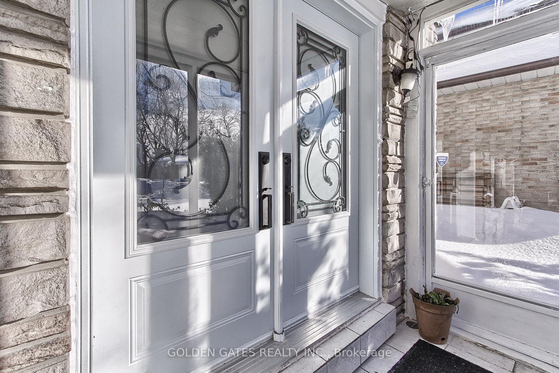Photo 5 of 38 Romfield Circuit, Markham, Royal Orchard — HOMEH
