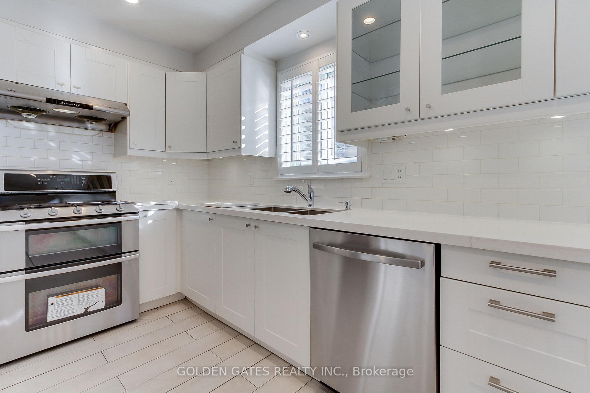 Photo 10 of 38 Romfield Circuit, Markham, Royal Orchard — HOMEH