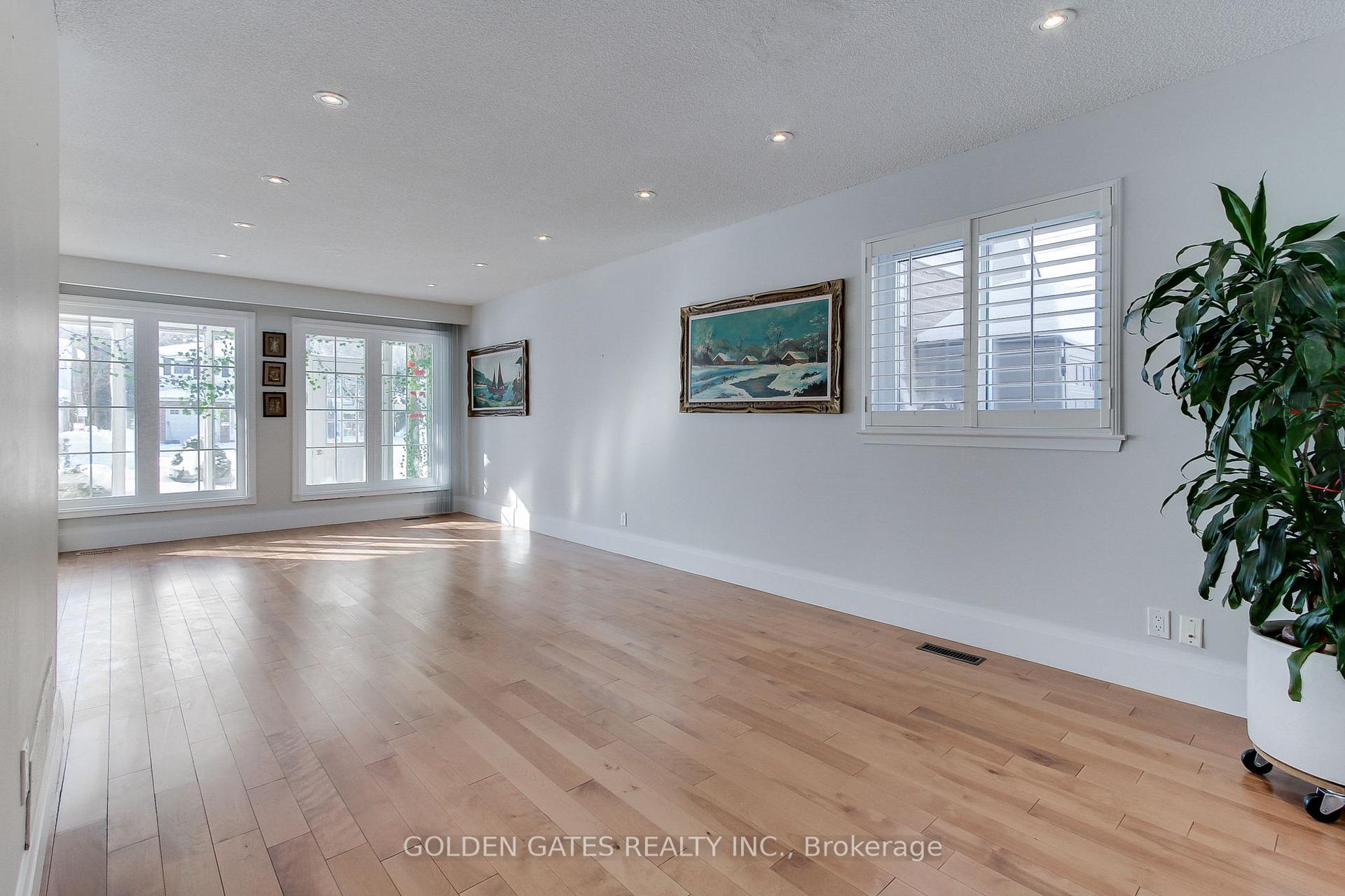 Photo 12 of 38 Romfield Circuit, Markham, Royal Orchard — HOMEH