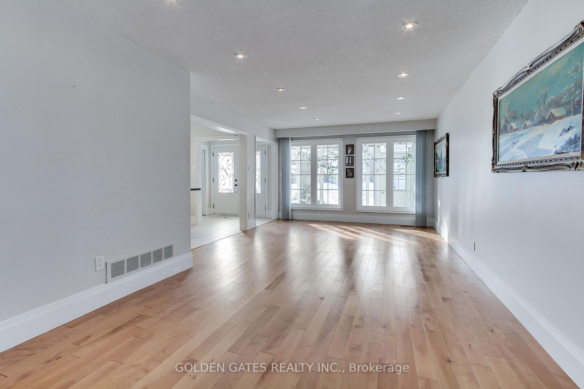 Photo 13 of 38 Romfield Circuit, Markham, Royal Orchard — HOMEH