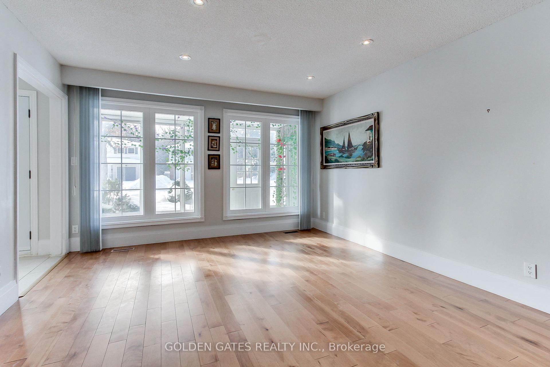 Photo 15 of 38 Romfield Circuit, Markham, Royal Orchard — HOMEH