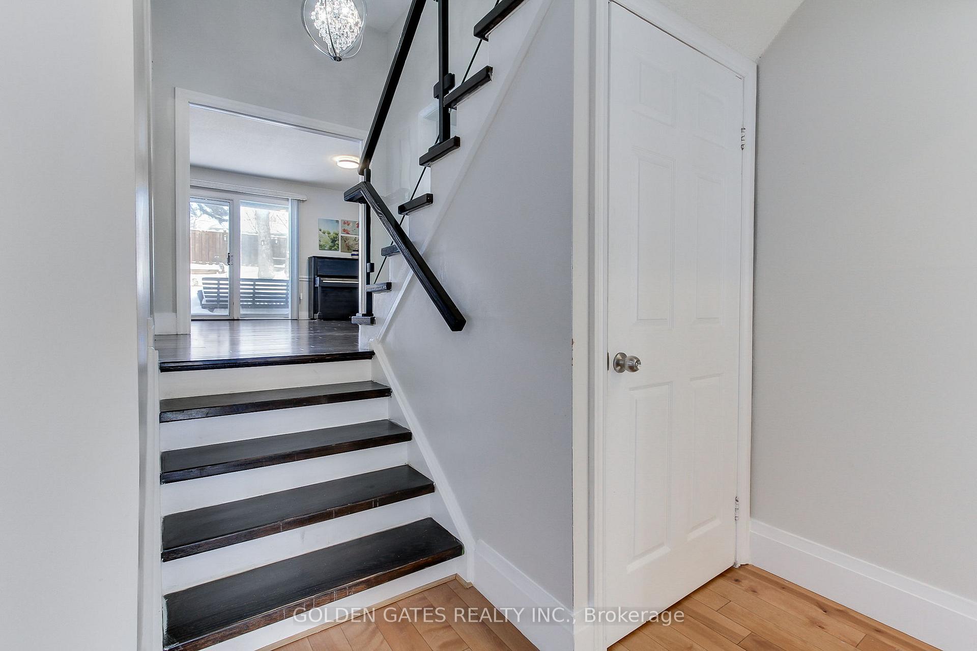 Photo 18 of 38 Romfield Circuit, Markham, Royal Orchard — HOMEH