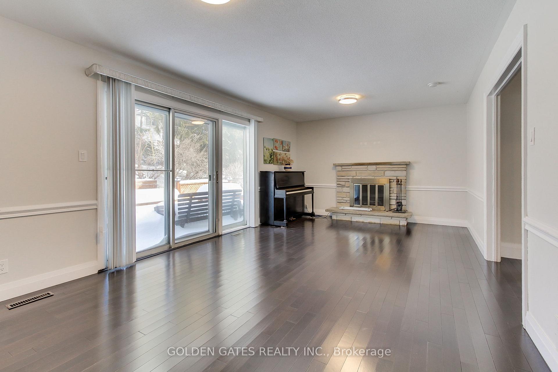 Photo 20 of 38 Romfield Circuit, Markham, Royal Orchard — HOMEH