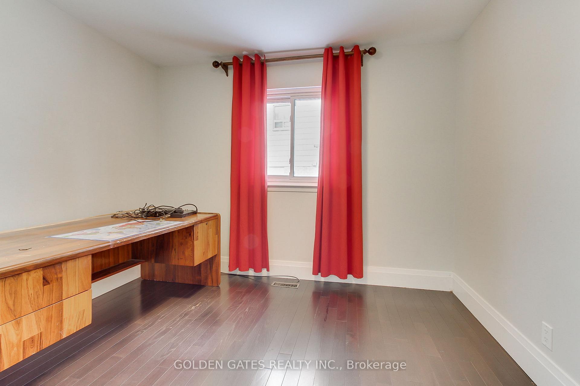 Photo 23 of 38 Romfield Circuit, Markham, Royal Orchard — HOMEH