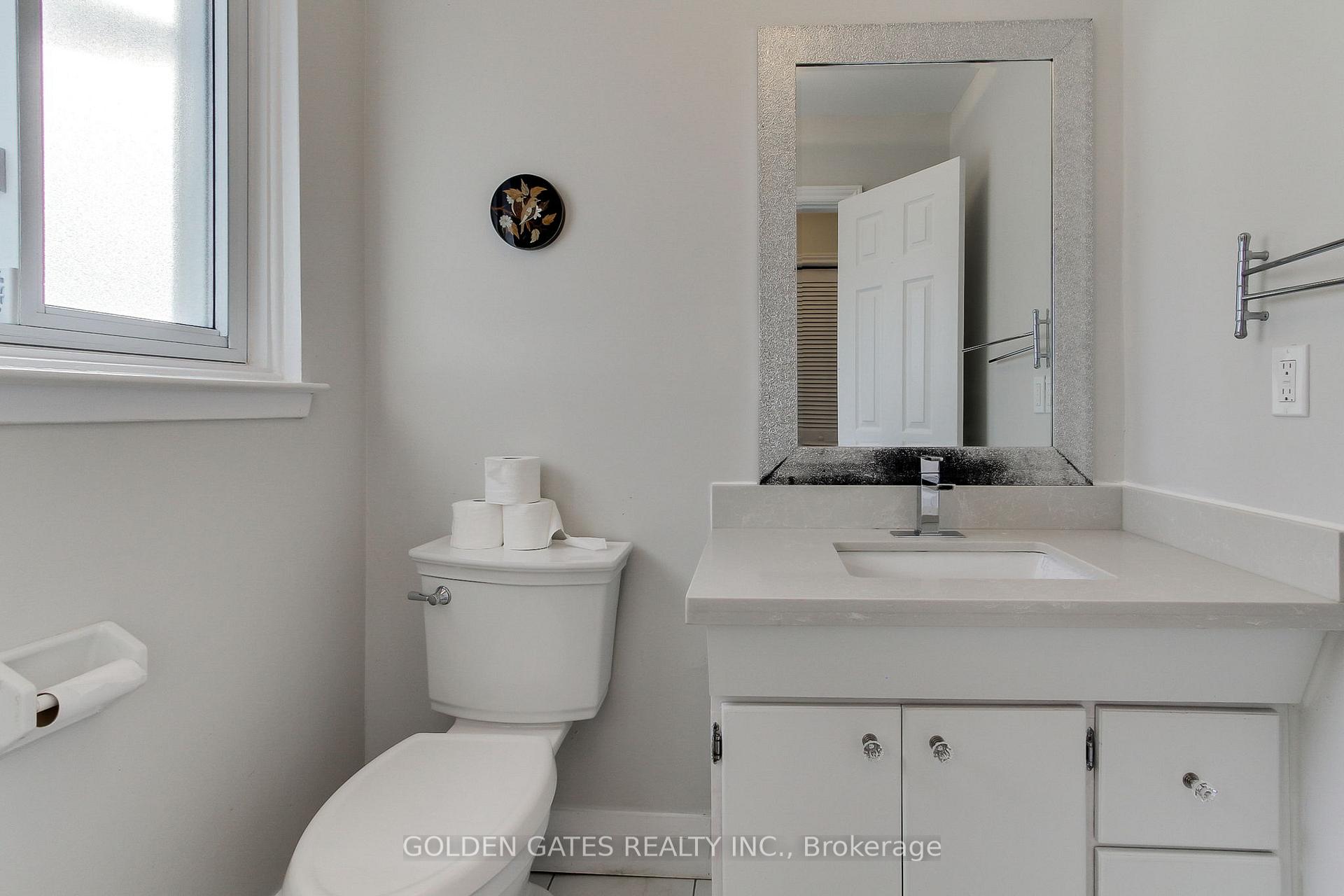 Photo 24 of 38 Romfield Circuit, Markham, Royal Orchard — HOMEH