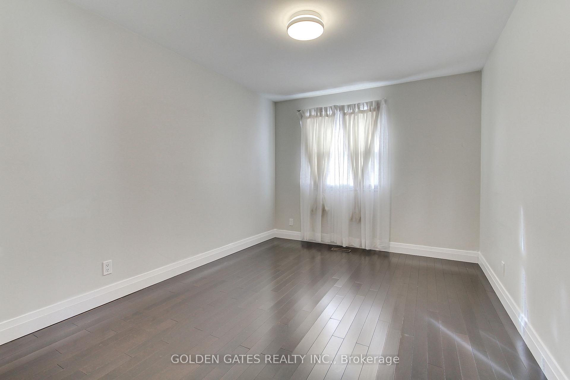 Photo 33 of 38 Romfield Circuit, Markham, Royal Orchard — HOMEH