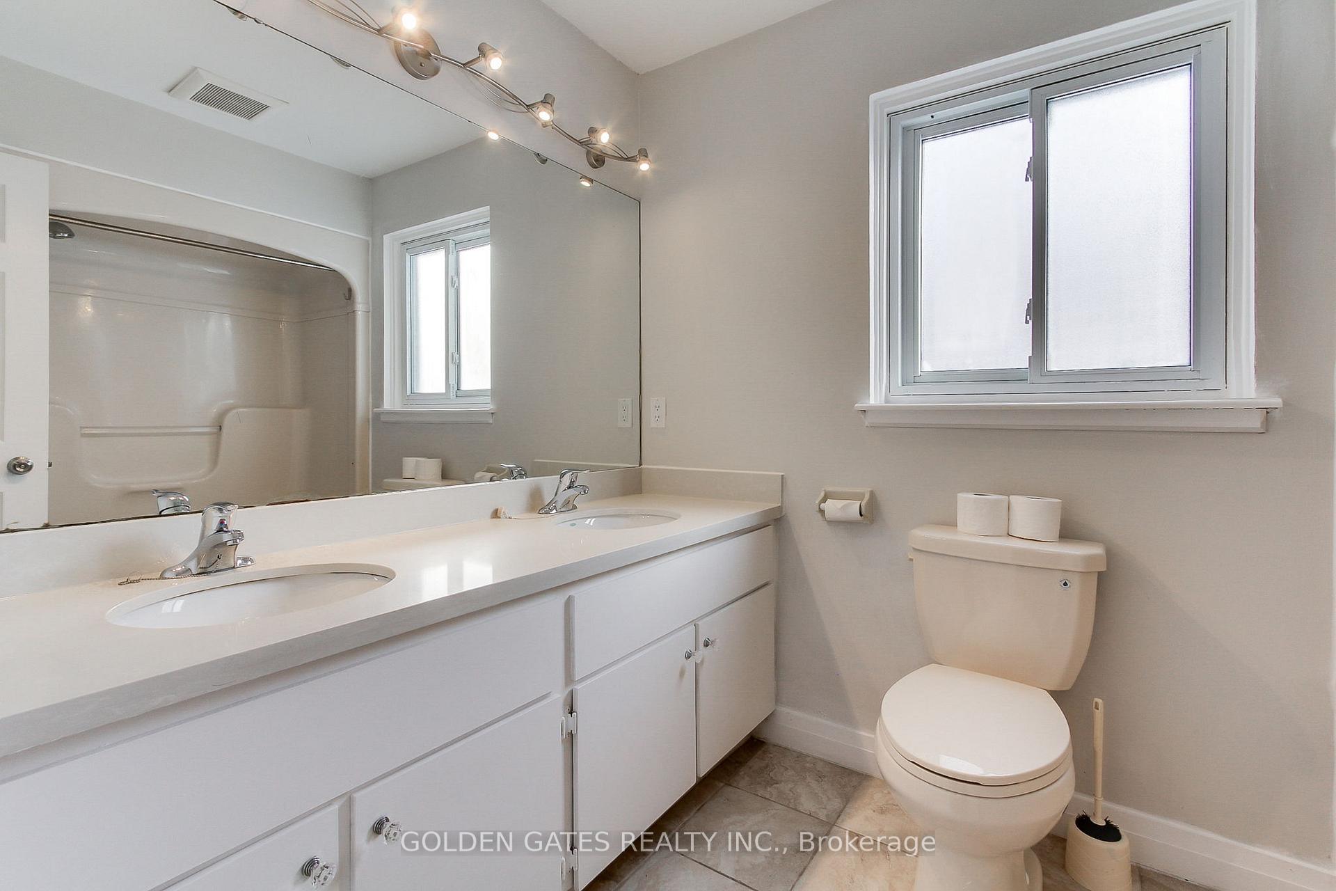 Photo 36 of 38 Romfield Circuit, Markham, Royal Orchard — HOMEH