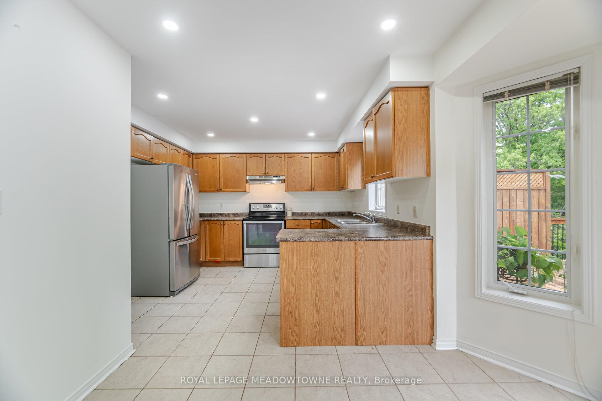 Photo 14 of 1212 Fox Crescent, Milton, Dempsey — HOMEH