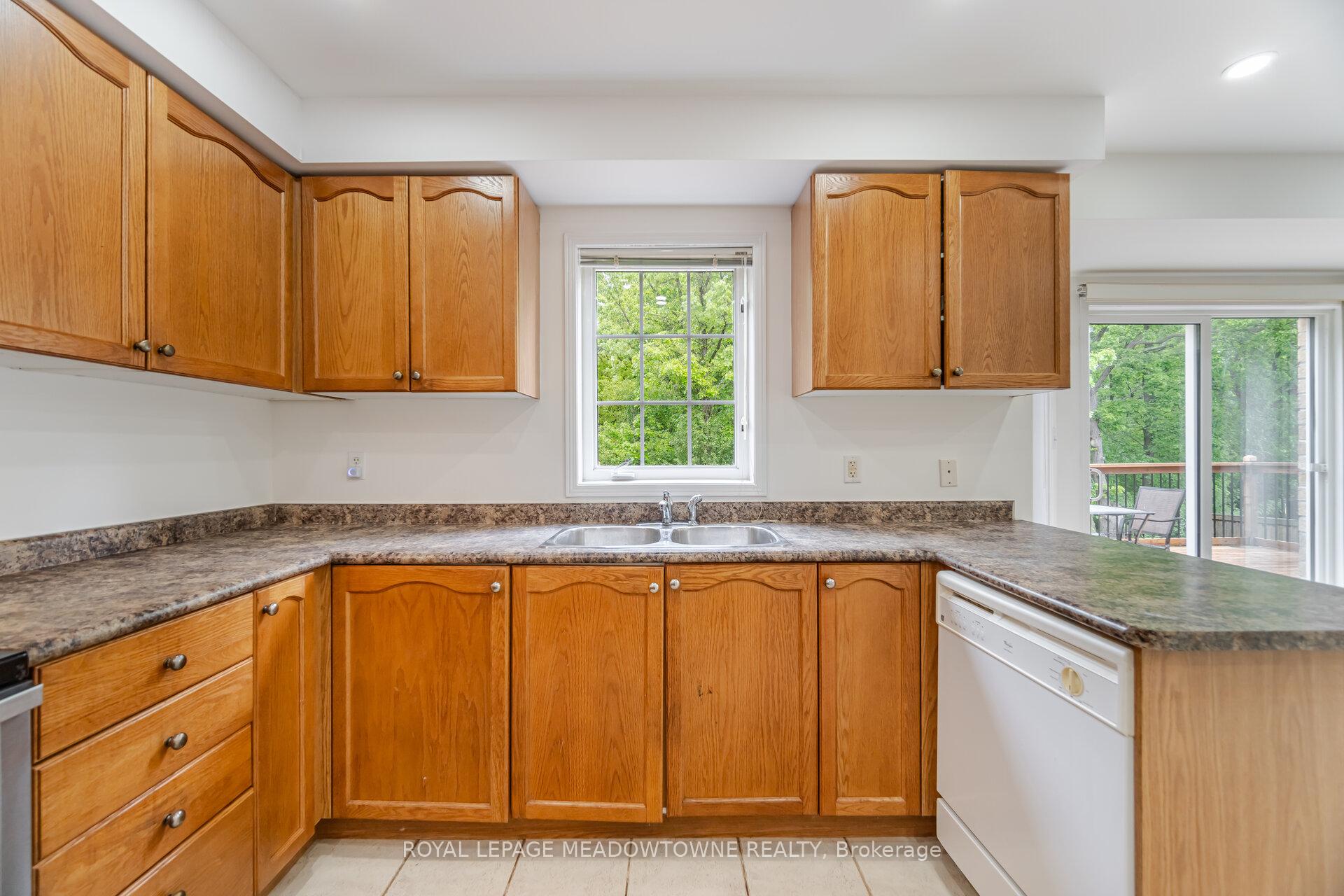 Photo 15 of 1212 Fox Crescent, Milton, Dempsey — HOMEH