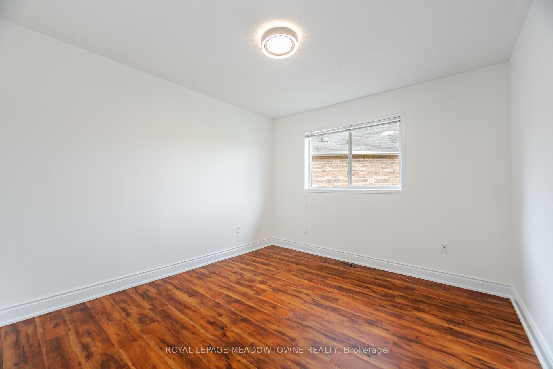 Photo 17 of 1212 Fox Crescent, Milton, Dempsey — HOMEH