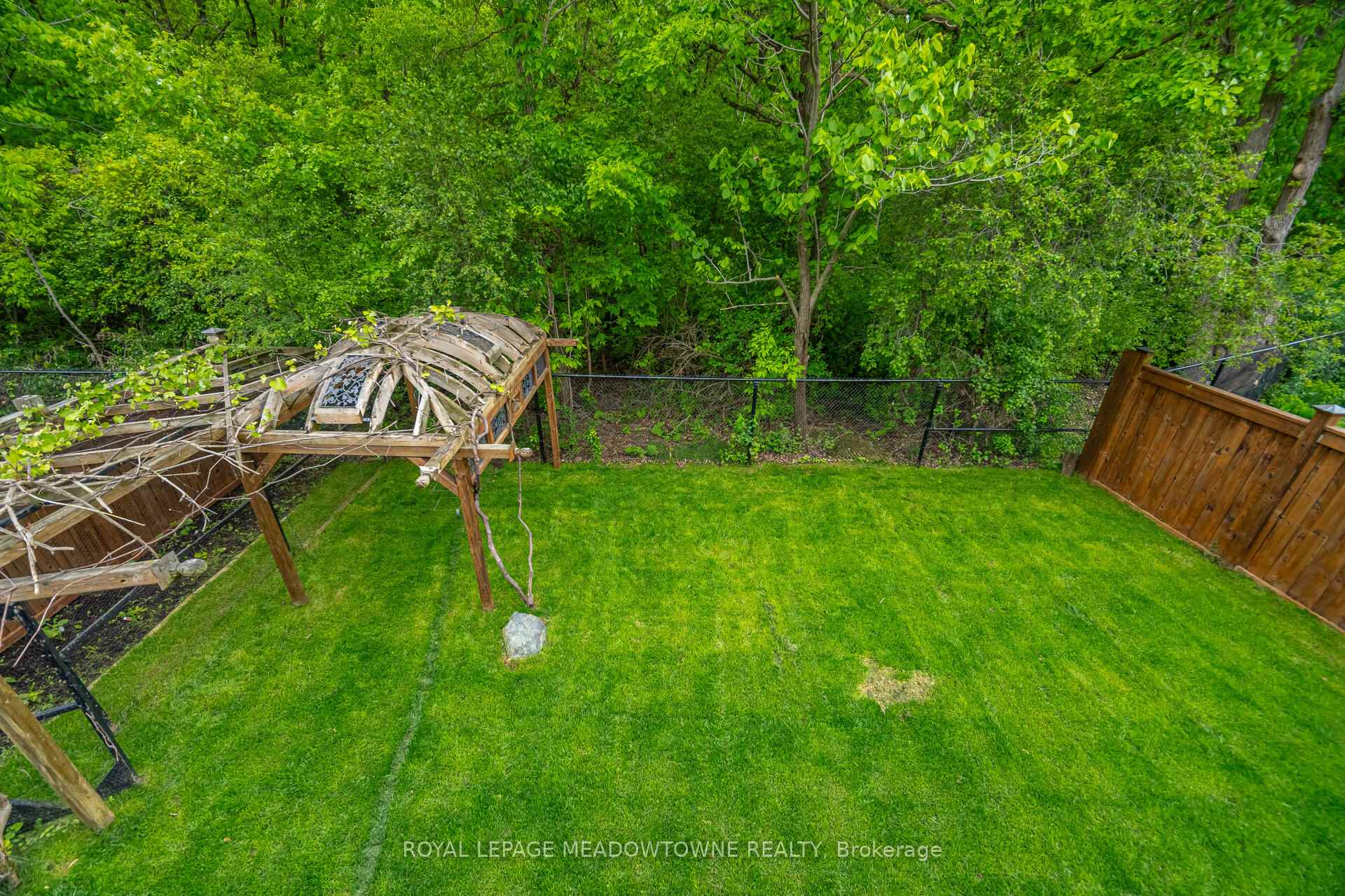 Photo 31 of 1212 Fox Crescent, Milton, Dempsey — HOMEH