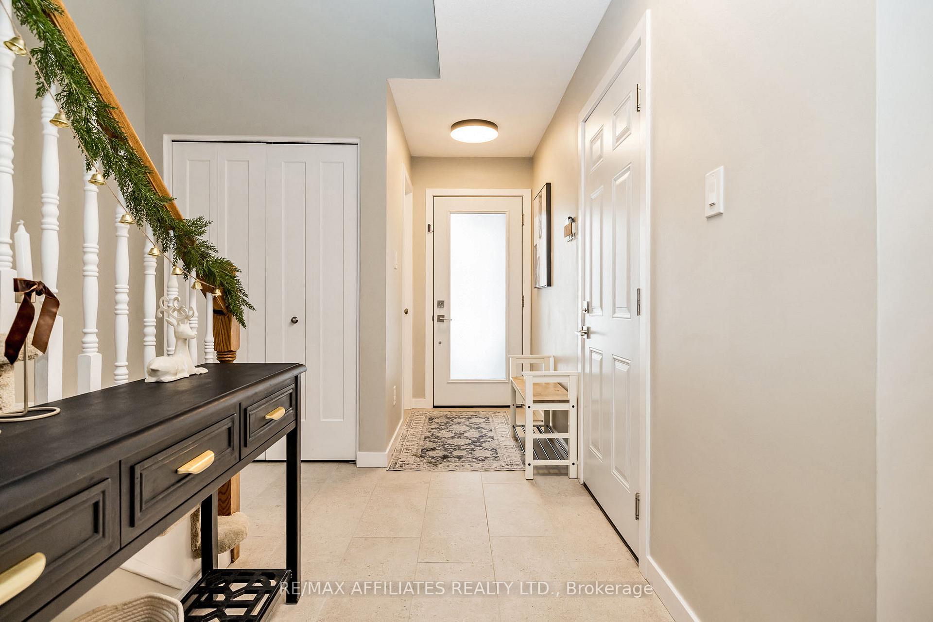 Photo 5 of 30 Harrington Court, Ottawa, Kanata - Kanata Lakes/Heritage Hills — HOMEH
