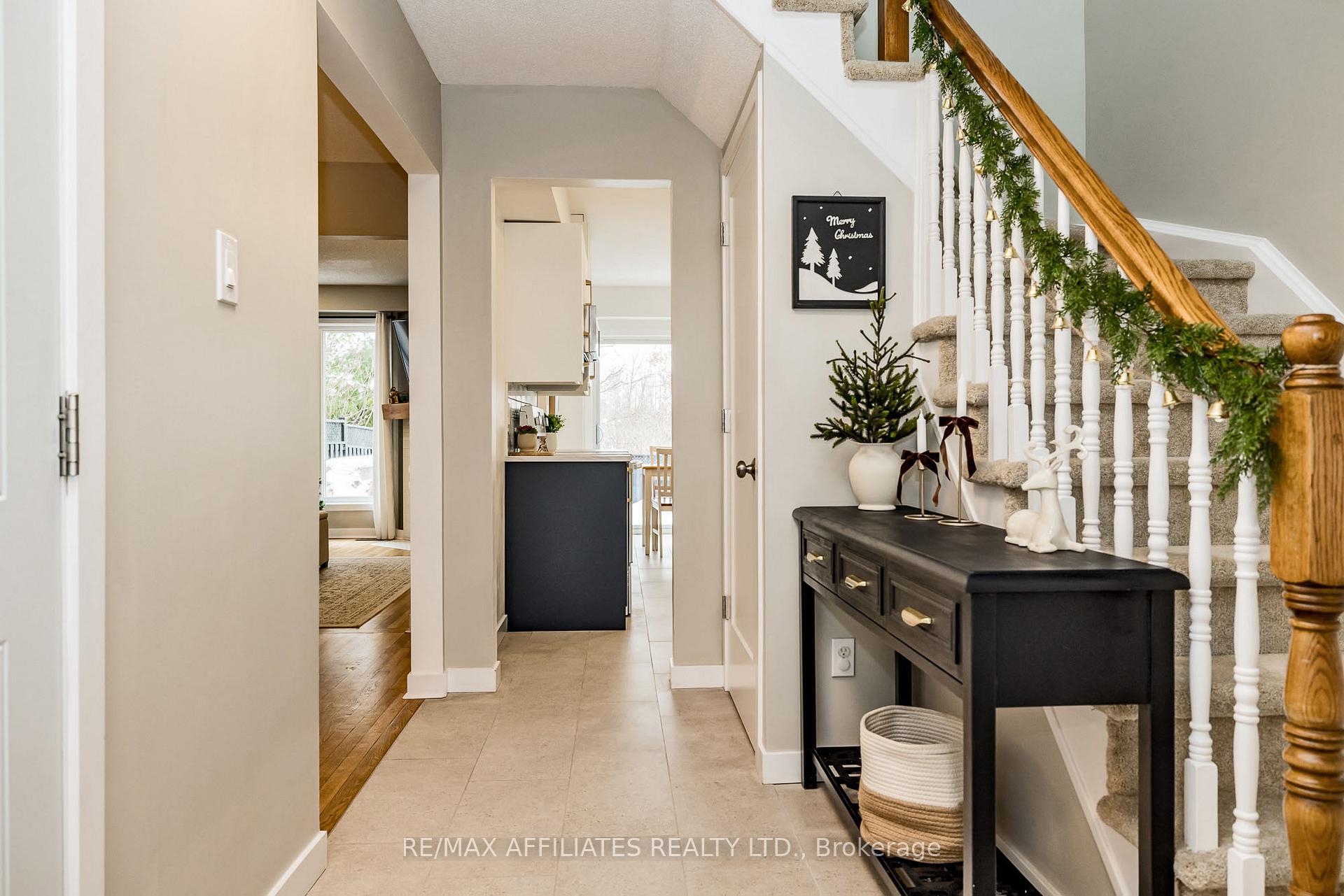 Photo 6 of 30 Harrington Court, Ottawa, Kanata - Kanata Lakes/Heritage Hills — HOMEH