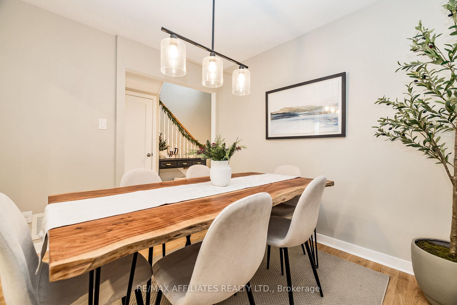 Photo 9 of 30 Harrington Court, Ottawa, Kanata - Kanata Lakes/Heritage Hills — HOMEH