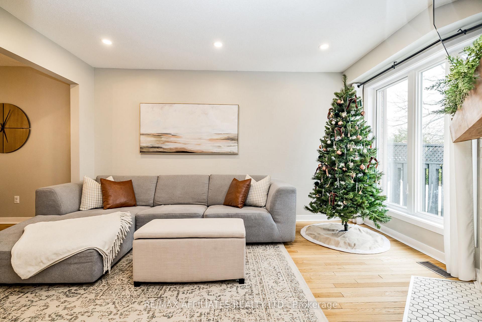 Photo 12 of 30 Harrington Court, Ottawa, Kanata - Kanata Lakes/Heritage Hills — HOMEH