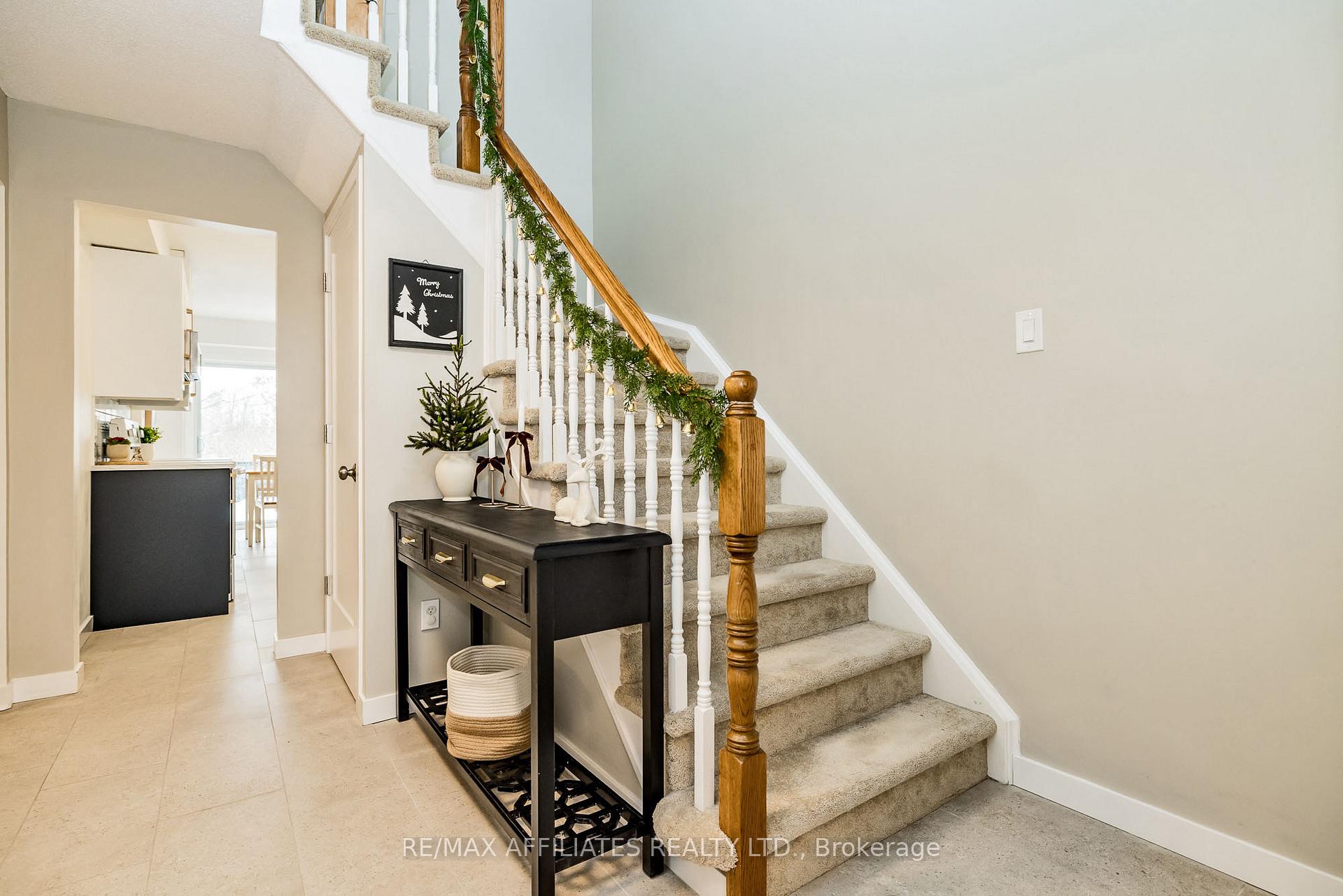 Photo 20 of 30 Harrington Court, Ottawa, Kanata - Kanata Lakes/Heritage Hills — HOMEH