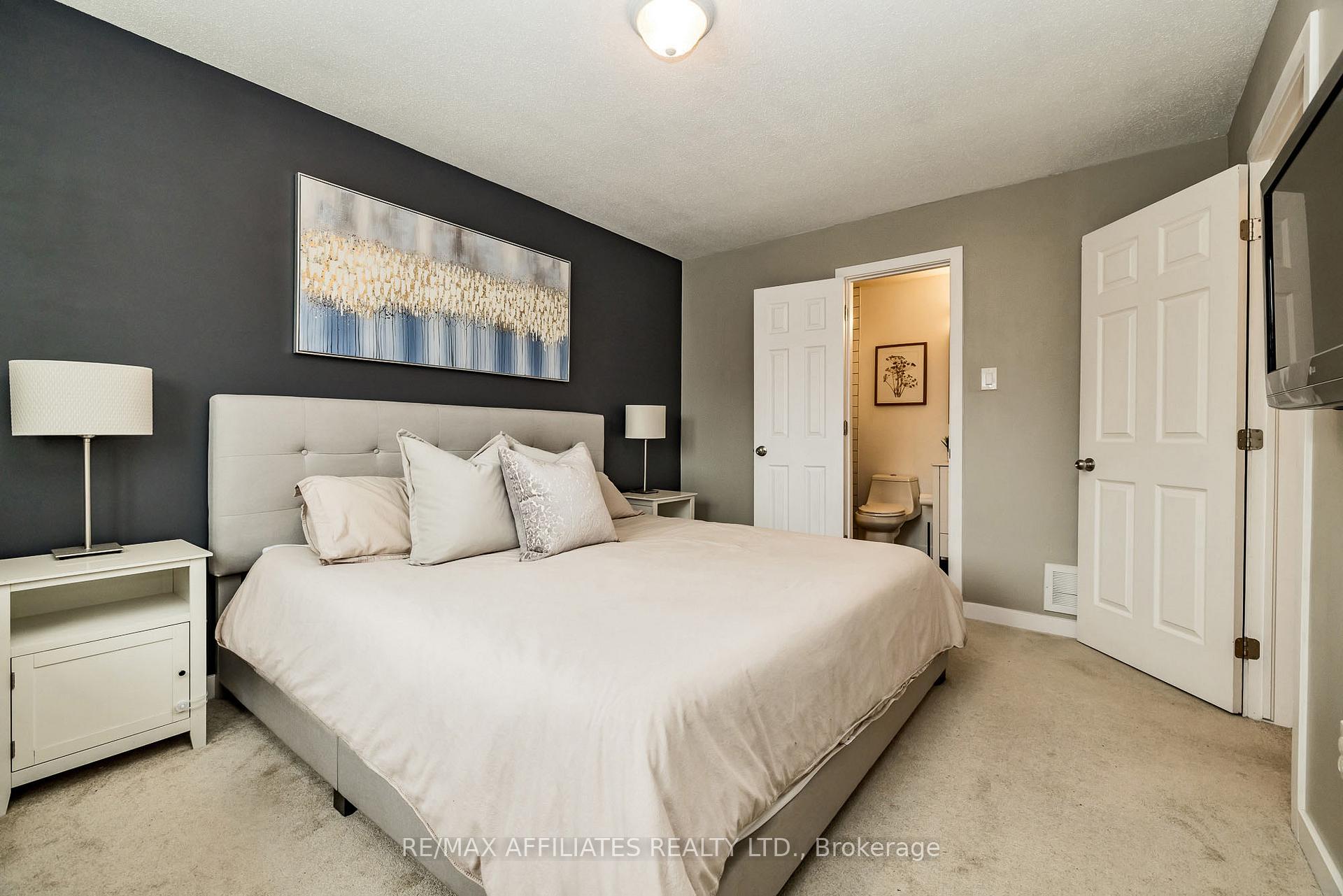 Photo 23 of 30 Harrington Court, Ottawa, Kanata - Kanata Lakes/Heritage Hills — HOMEH