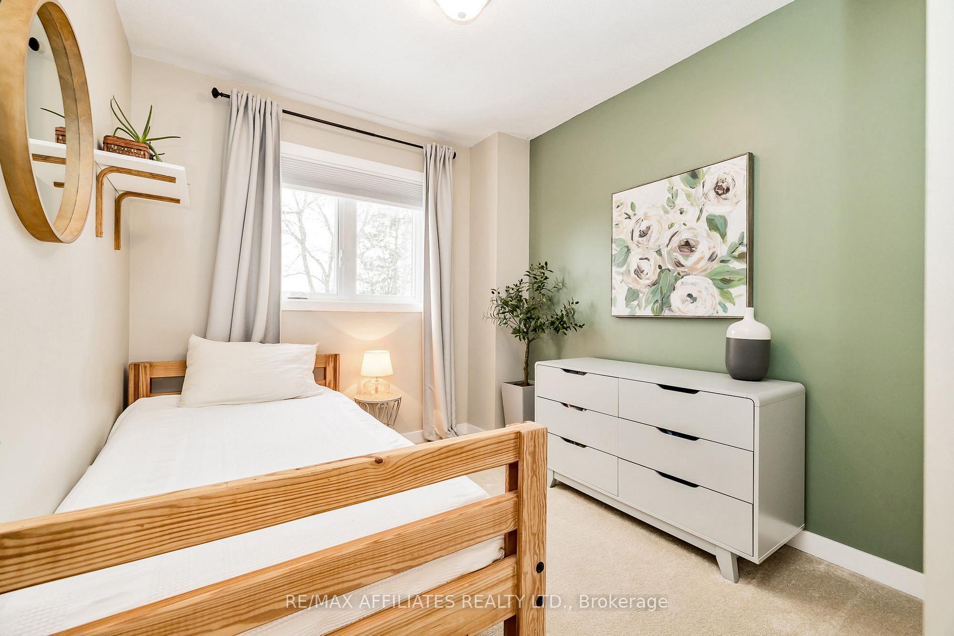 Photo 27 of 30 Harrington Court, Ottawa, Kanata - Kanata Lakes/Heritage Hills — HOMEH
