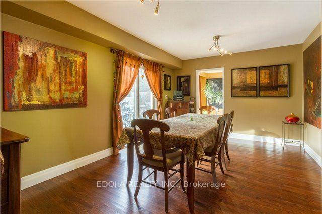Photo 4 of 140 Bay Thorn Drive, Markham, Royal Orchard — HOMEH