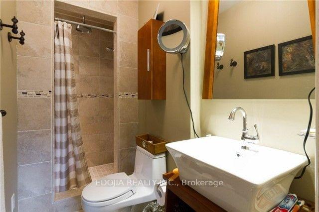 Photo 10 of 140 Bay Thorn Drive, Markham, Royal Orchard — HOMEH