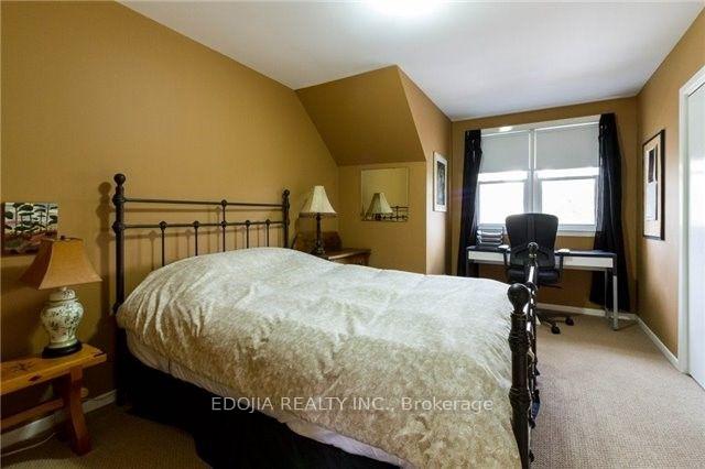 Photo 12 of 140 Bay Thorn Drive, Markham, Royal Orchard — HOMEH