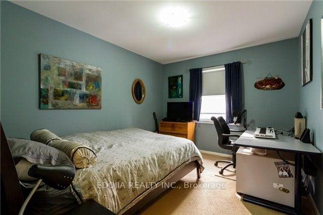 Photo 13 of 140 Bay Thorn Drive, Markham, Royal Orchard — HOMEH
